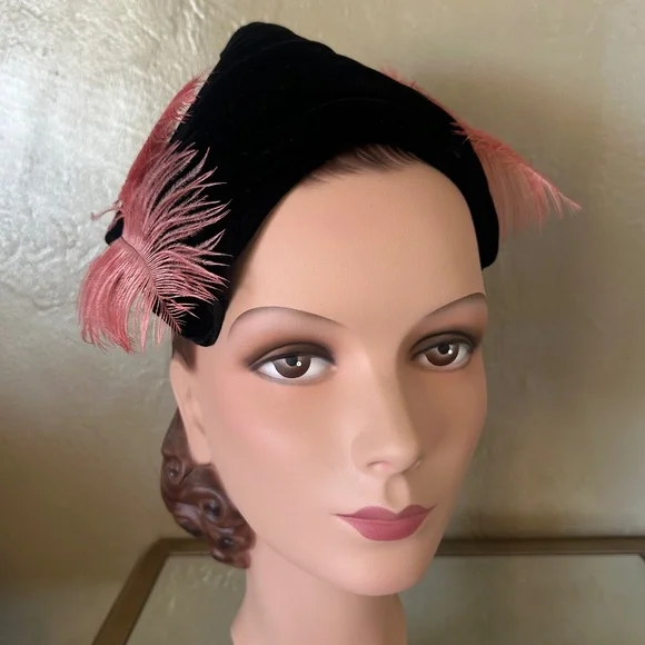 MODISH 1950s\' BLACK DRAPED VELVET HAT WITH PINK FEATHERS Vintage 1950s Black Hat with Pink Calla Lilies & Velvet  main image 4